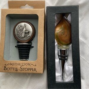 Medallion Silver and Brown Bottle Stopper Set